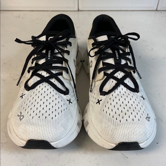 On Running Men's | Cloud X 4 Ivory & Black Athletic Shoes Size 9.5 - Picture 3 of 17